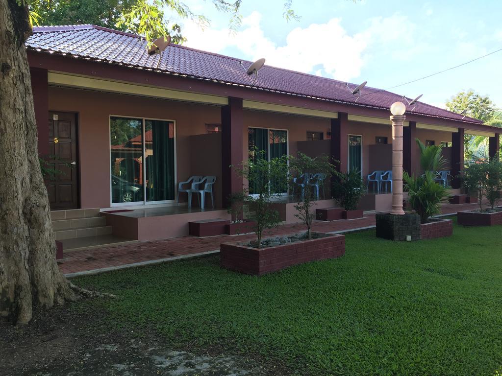 Harmony Guesthouse Sdn Bhd Padang Mat Sirat Exterior photo